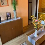 شقة Simon