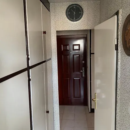 Simon Apartment *